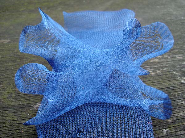 1 Metre 85mm Wide Tight Knitted 0.1mm 3101 Supa Blue Craft Wire